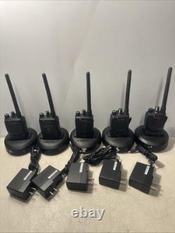 Lot Of 5 Motorola Mag One BPR40 Two-Way Radio-AAH84KDS8AA1AN Full Set