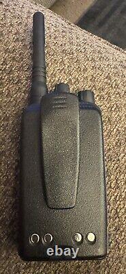 Lot of 2 Motorola BPR40 UHF 16ch radios & (2) Chargers AAH84RCJ8AA1AN