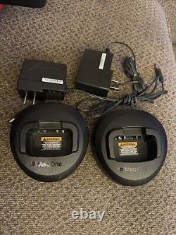 Lot of 2 Motorola BPR40 UHF 16ch radios & (2) Chargers AAH84RCJ8AA1AN