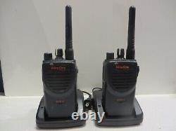 Lot of 2 Motorola Mag One BPR40 UHF 8CH Two Way Radios AAH84RCS8AA1AN WithBatt