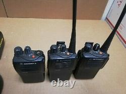 Lot of 3 Motorola EX500 UHF Two Way Radio AAH38SDC9AA3AN 450-512MHz 16 Channel