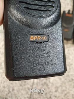 Lot of 4 Mag One by Motorola BPR40 8CH Charger Two-Way Radio withCHARGE BASE(4pc)