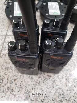 Lot of 4 Mag One by Motorola BPR40 8CH Charger Two-Way Radio withCHARGE BASE(4pc)