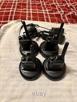 Lot of 4 Motorola BPR40 UHF 8 ch radios & (4) chargers (4) Mics AAH84RCS8AA1AN