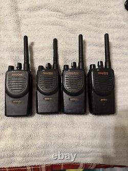 Lot of 4 Motorola BPR40 UHF 8 ch radios & (4) chargers (4) Mics AAH84RCS8AA1AN