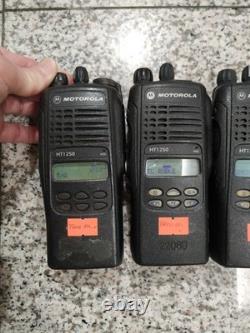 Lot of 4 Motorola HT1250 AAH25SDF9AA5AN (3pc) AAH25SDH9AA6AN (1pc) Two-Way Radio