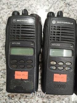 Lot of 4 Motorola HT1250 AAH25SDF9AA5AN (3pc) AAH25SDH9AA6AN (1pc) Two-Way Radio