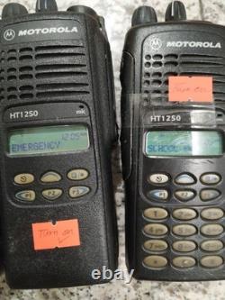 Lot of 4 Motorola HT1250 AAH25SDF9AA5AN (3pc) AAH25SDH9AA6AN (1pc) Two-Way Radio