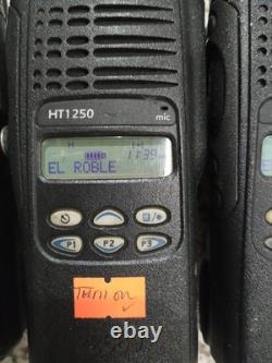 Lot of 4 Motorola HT1250 AAH25SDF9AA5AN (3pc) AAH25SDH9AA6AN (1pc) Two-Way Radio