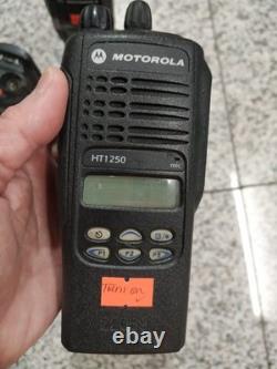 Lot of 4 Motorola HT1250 AAH25SDF9AA5AN (3pc) AAH25SDH9AA6AN (1pc) Two-Way Radio