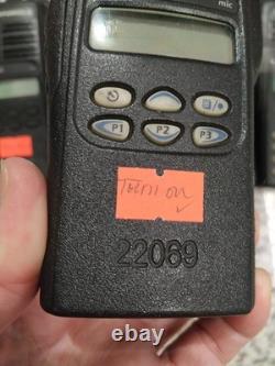 Lot of 4 Motorola HT1250 AAH25SDF9AA5AN (3pc) AAH25SDH9AA6AN (1pc) Two-Way Radio