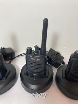 Lot of 5 Motorola BPR40 Two Way Radio with 5 Charger AAH84RCS8AA1AN Tested