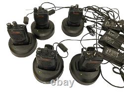 Lot of 5 Motorola BPR40 Two Way Radio with 5 Chargers AAH84RCS8AA1AN Tested A5