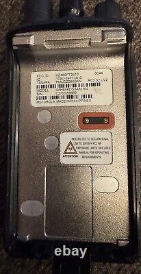 Lot of 5 Motorola BPR40 VHF 8 ch radio & (5) Chargers AAH84KDS8AA1AN