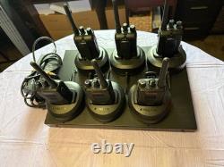 Lot of 6 Motorola BPR40 Two Way Radios AAH84KDJ8AA2AN with6 Slot Charging Base