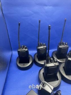Lot of 6 Motorola/Vertex Standard VX-261-G7-5 UHF Two-Way Radios full set