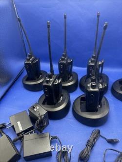 Lot of 6 Motorola/Vertex Standard VX-261-G7-5 UHF Two-Way Radios full set