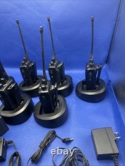 Lot of 6 Motorola/Vertex Standard VX-261-G7-5 UHF Two-Way Radios full set