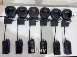Lot of 6 Motorola/Vertex Standard VX-261-G7-5 UHF Two-Way Radios full set J233