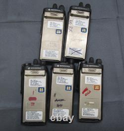 Lot of FIVE Motorola HT1250 136-174 MHz VHF Two Way Radio AAH25KDF9AA5AN w Base