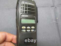 Lot of FIVE Motorola HT1250 136-174 MHz VHF Two Way Radio AAH25KDF9AA5AN w Base