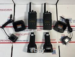 MINT 2X Motorola RMU2080d UHF Two Way Radio Set / Chargers / Clips WARRANTY