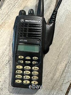 MOTOROLA AAH25SDH9AA6AN HT1250 128 CH TWO WAY RADIO WITH ANTENNA/Mic