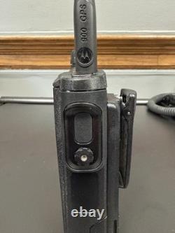 MOTOROLA H51WCH9PW7AN APX4000 900 MHZ PORTABLE TWO-WAY RADIO WithBATTERY & ANTENNA