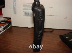 MOTOROLA HT1250 UHF 403-470 MHz AAH25RDF9AA5AN TWO WAY RADIO