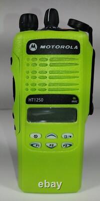 MOTOROLA HT1250 UHF 403-470 MHz Police Fire EMS Two-Way Radio AAH25RDF9AA5AN