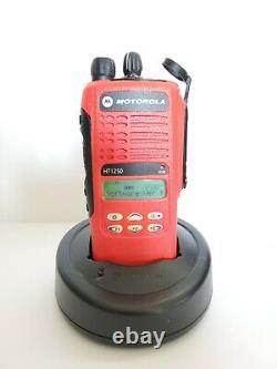 MOTOROLA HT1250 UHF 450-512MHz 128ch 5w MDC 1200 Two-Way Radio AAH25SDF9AA5AN