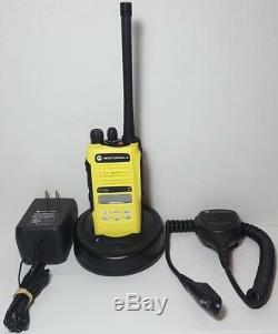 MOTOROLA HT1250 VHF 136-174MHz 128CH Public Safety Two-Way Radio AAH25KDF9AA5AN