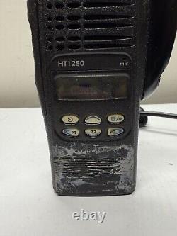 MOTOROLA HT1250 VHF 136-174MHz Police Fire Two-Way Radio AAH25KDF9AA5AN Tested