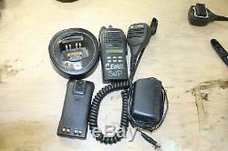 MOTOROLA HT1250 VHF 136-174MHz Two-Way Radio AAH25KDF9AA5AN With Mic and Charger