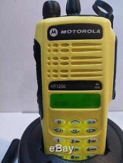 MOTOROLA HT1250 VHF 136-174 MHz Two-Way Radio with Accessories AAH25KDH9AA6AN