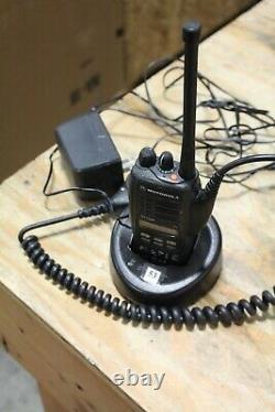 MOTOROLA HT1250 VHF Two-Way Radio AAH25KDF9AA5AN With Battery CHARGER