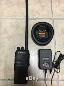 MOTOROLA HT750 LOW BAND 29-42MHz 16 CHANNEL TWO WAY RADIO AAH25BEC9AA3AN CP HT