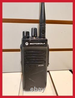 MOTOROLA Mototrbo XPR3300e UHF portable two-way radio AAH02RDC9VA1AN Capacity +