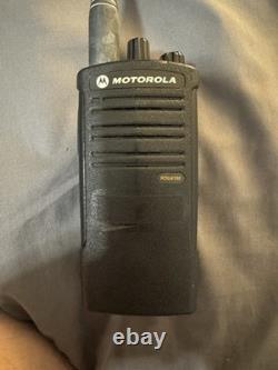 MOTOROLA RDU4100 UHF 438-470 MHz 10 CH 4W PORTABLE RADIO WithOEM BATTERY EUC