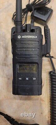 MOTOROLA (RMU2080BDLAA) Two-way Radios With Handheld Mics (1-PAIR)