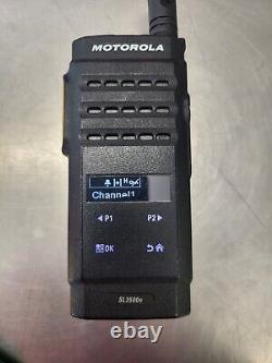 MOTOROLA SL3500E UHF Two-Way Radio With Cap +, Battery & Charger AAH88YCD9SA2AN