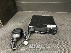 MOTOROLA XPR5580e Mobile Radio with Microphone