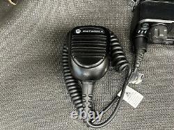 MOTOROLA XPR5580e Mobile Radio with Microphone