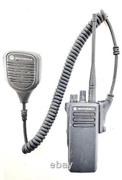 MOTOROLA XPR7350 AAH56RDC9KA1AN TWO WAY RADIO With PMMN4050A MICROPHONE AS IS