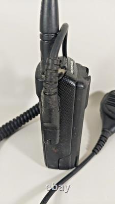 MOTOROLA XPR 3300e UHF DIGITAL TWO WAY RADIO BLACK MIC TESTED/WORKS 403-512 MHz