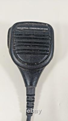 MOTOROLA XPR 3300e UHF DIGITAL TWO WAY RADIO BLACK MIC TESTED/WORKS 403-512 MHz