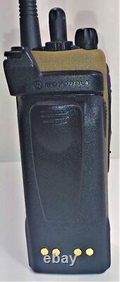 MOTOROLA XTS2500 III UHF 380-470 MHz P25 Digital Two-Way Radio H46QDH9PW7BN AES