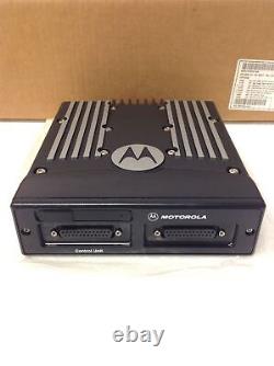 MOTOROLA XTl5000 M20URS9PW1AN Digital Mobile Radio withAntenna/Speaker/Mic/Bracket