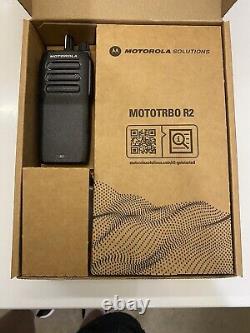 MOTOTRBO R2 Analog VHF Two Way Radio (AAH11JDC9JC2AN) Motorola R2