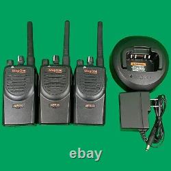 Mag One (Motorola) BPR 40 / MagOne BPR40 Two-Way Radios / Analog / 150 174 MHz